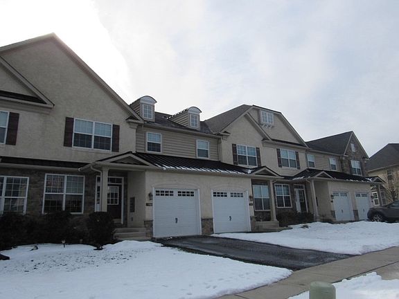 3rd image of 3168 Brookside Dr