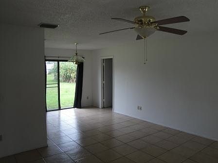 4th image of 2719 SE Bishop Ave