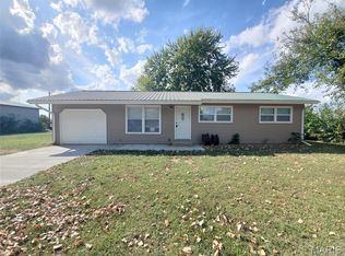 209 Murphy Pl, La Grange, MO 63448