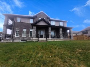 22 Ian Ormston Dr, Kitchener, ON N2P 0K1