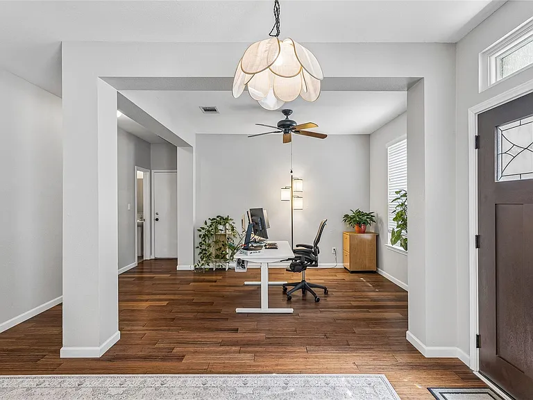 1705 Chula Vista Dr — Photo 3