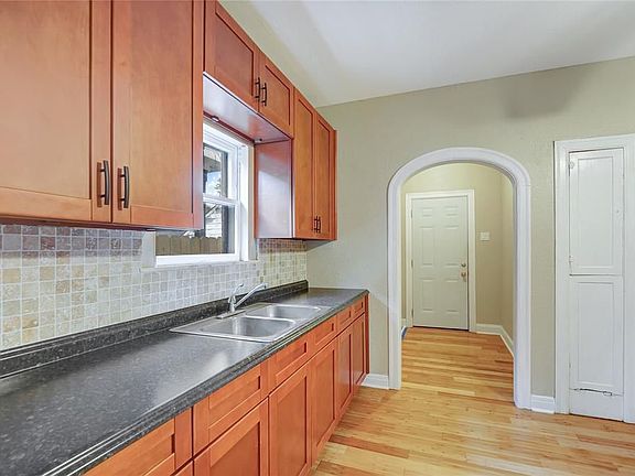 2nd image of 5543 Truett St