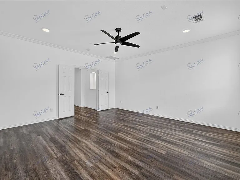 2208 Grizzly Run Ln — Photo 9