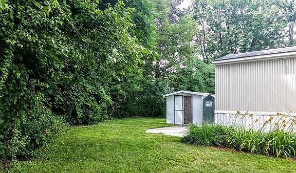 4th image of 556 Central St Lot 33