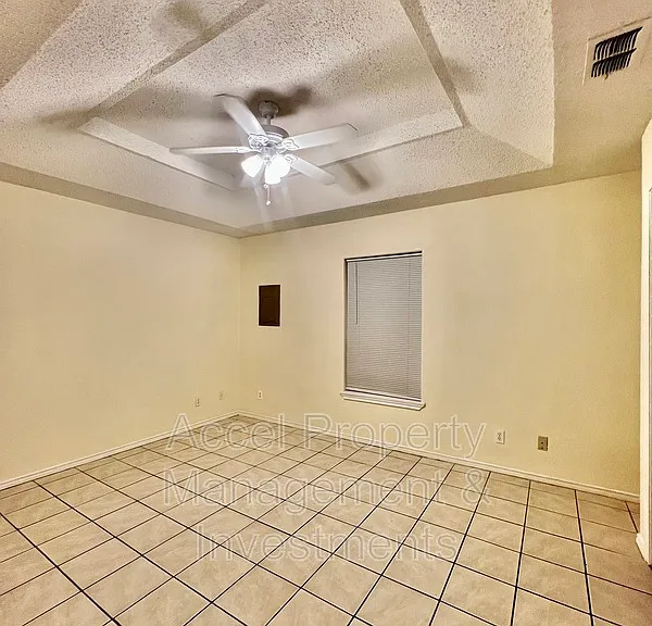 1201 W Carmen Ave #10 — Photo 7