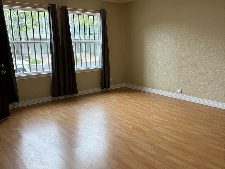 5106 Jackson St #1 — Photo 3