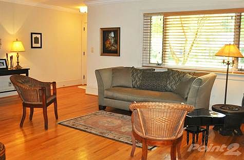 1019 Tall Pine Living Room