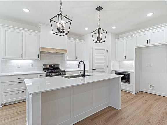 5th image of 6904 SW High Meadow Blvd