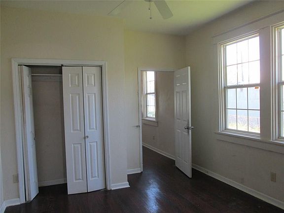 3rd image of 2722 Bay St #24