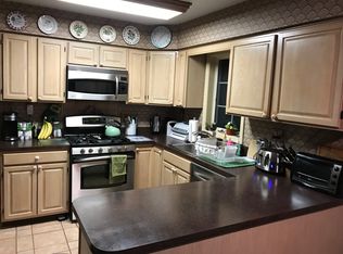 1825 Meredith Ln, Blue Bell, PA 19422