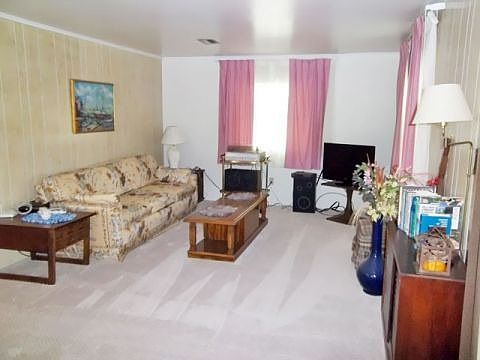 3rd image of 364 E Palm Valley Dr