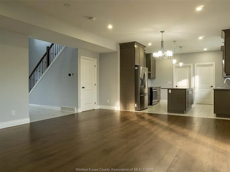 74 Dundee Dr — Photo 7