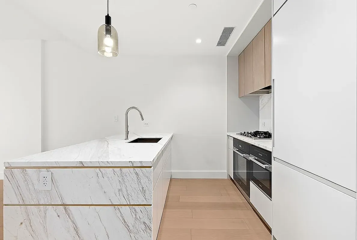 208 Delancey Street — Photo 2