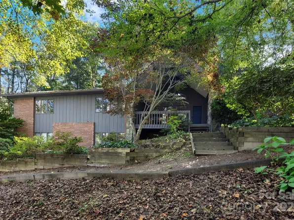 18 Brook Forest Dr, Arden, NC 28704