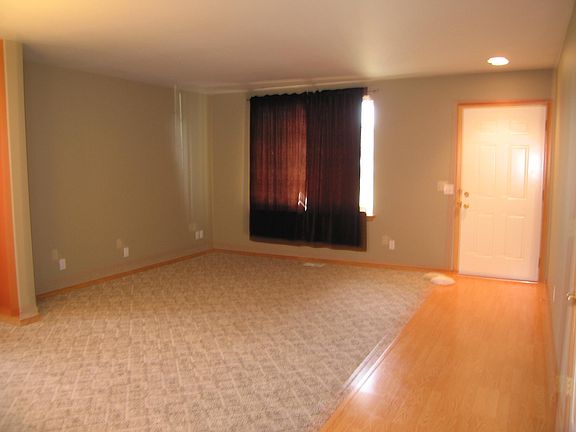 3rd image of 8329 11th Pl NE