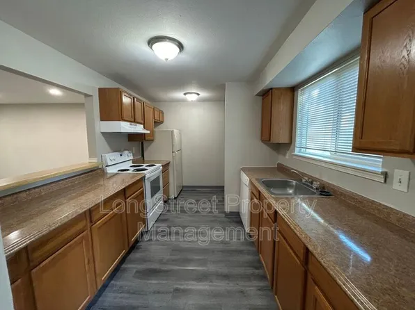 11353 SW Greenburg Rd #B, Portland, OR 97223