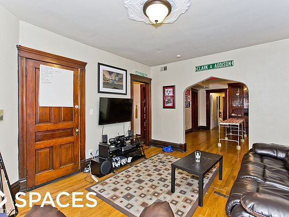 3rd image of 3729 N Kenmore Ave #Untgdn