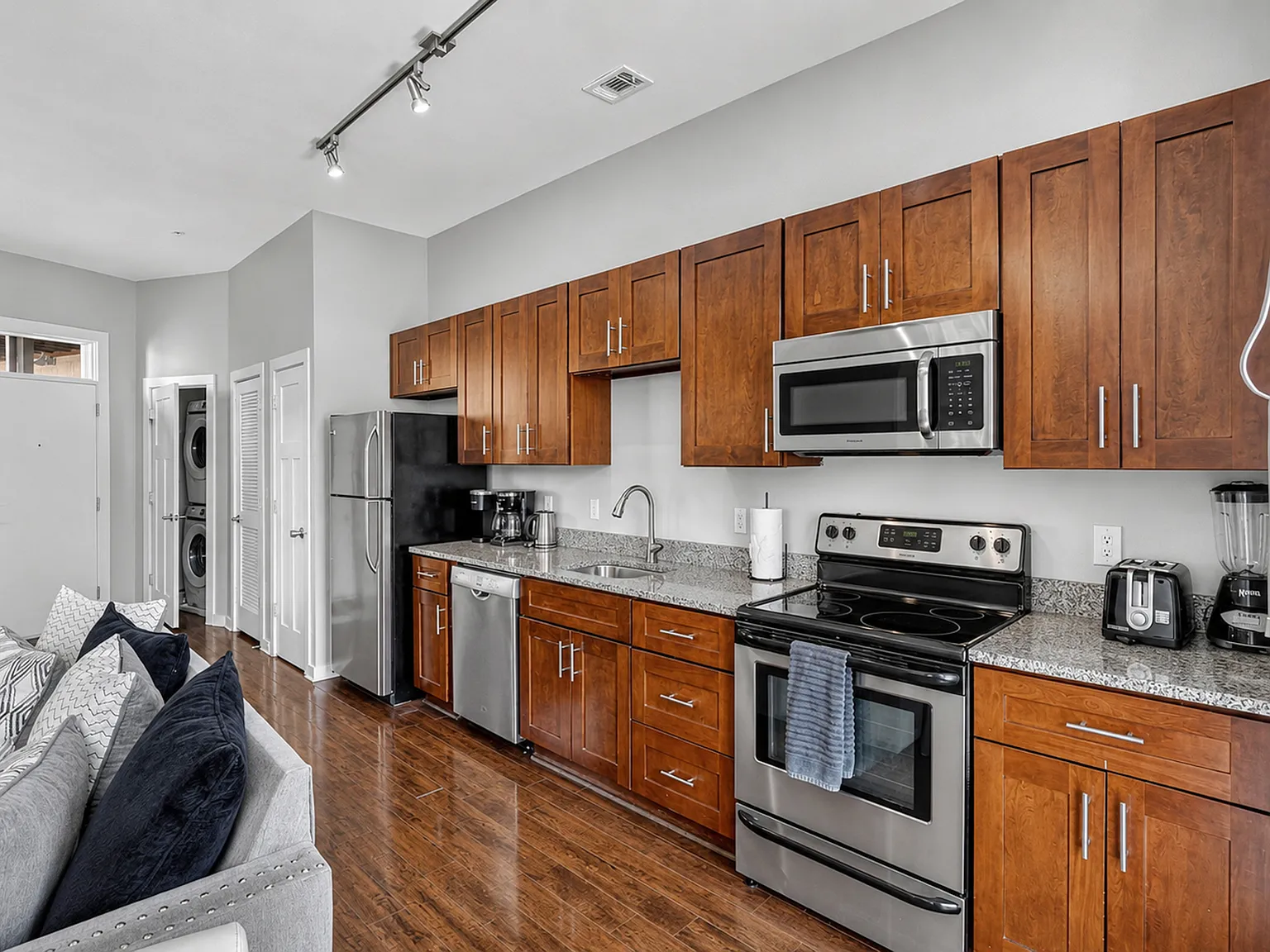 2 bed, 1167 sqft, $2,695 — Photo 3