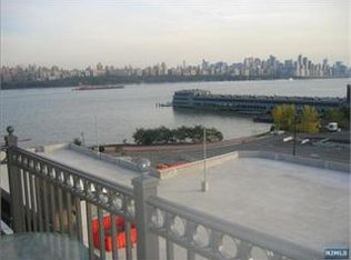 5403 City Pl, Edgewater, NJ 07020