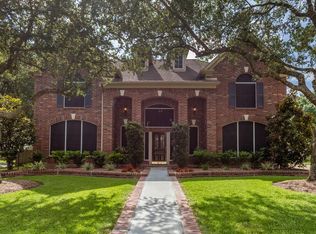 1201 Eagle Lakes Dr, Friendswood, TX 77546