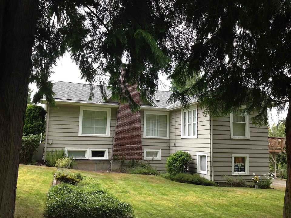 2nd image of 10806 23rd Ave NE