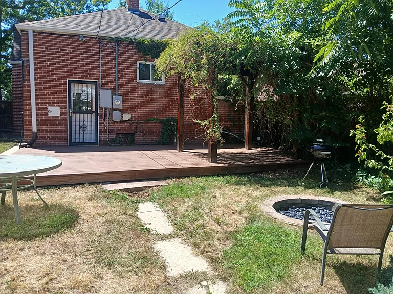 4558 Hooker St — Photo 15