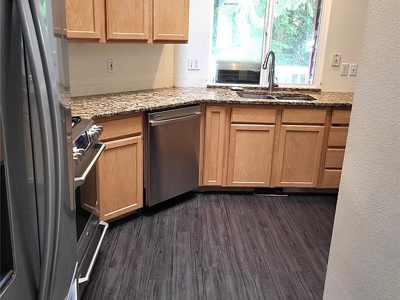 5th image of 7308 Creek Wood Place NE