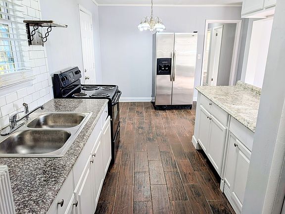 4th image of 70 Ruzelle Dr SW