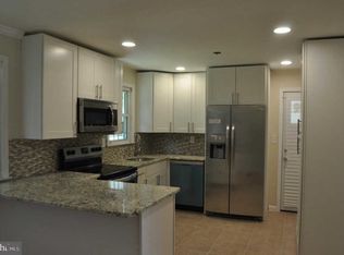 921 Shady Glen Dr, Capitol Heights, MD