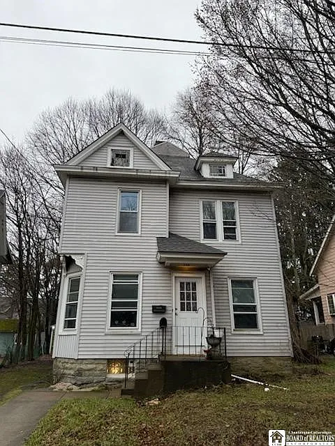 229 Forest Ave photo 1