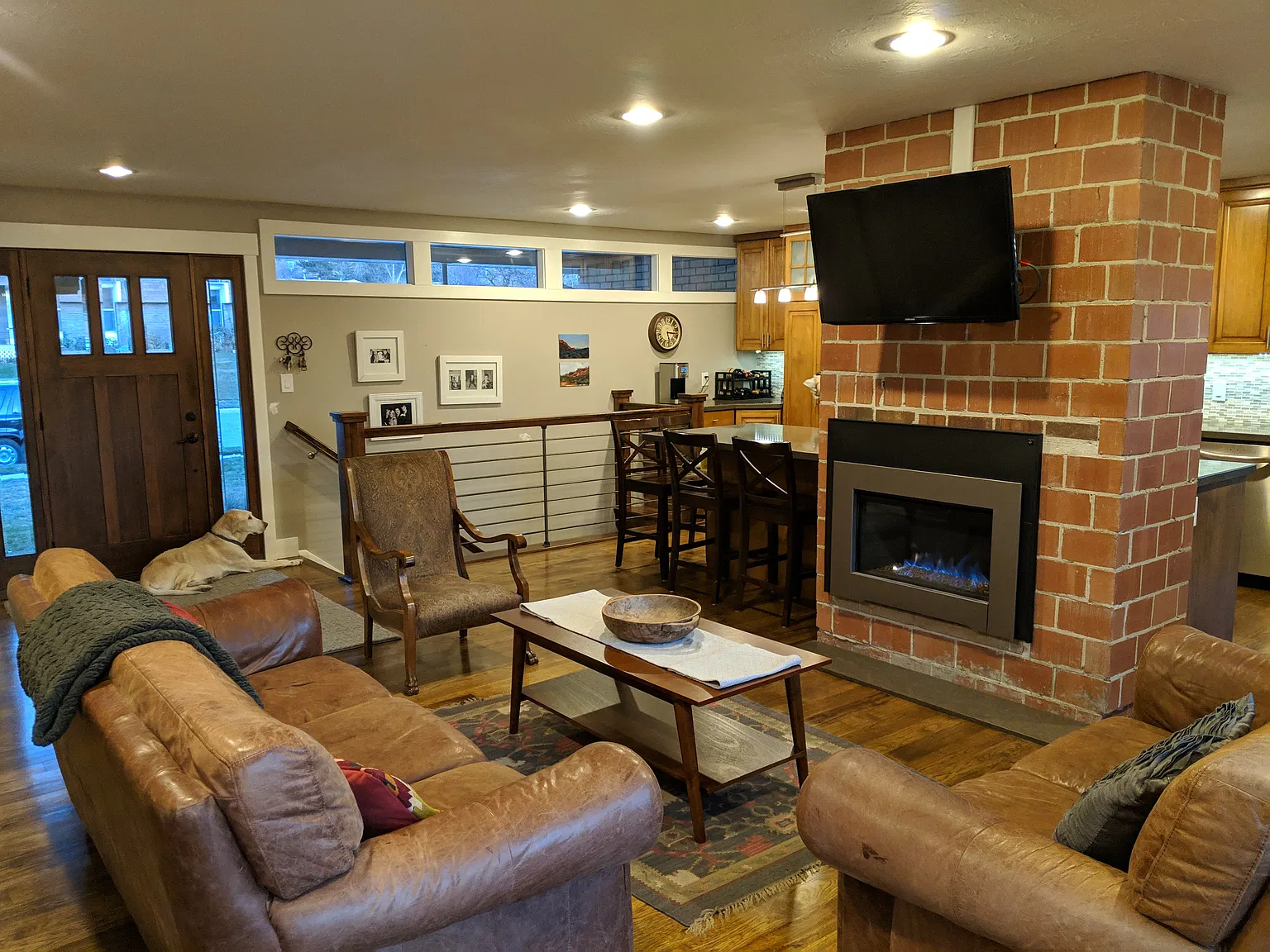 5 bed, 2936 sqft, $5,900 — Photo 2