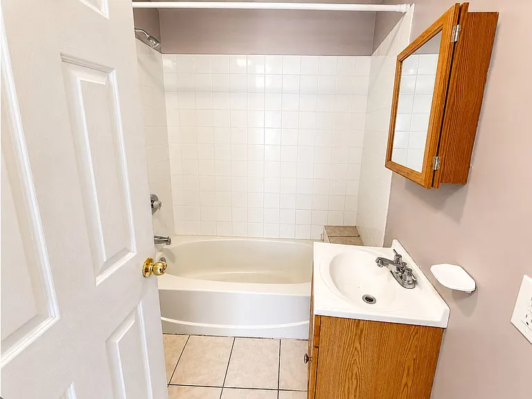 739 Harriet St #1 — Photo 6