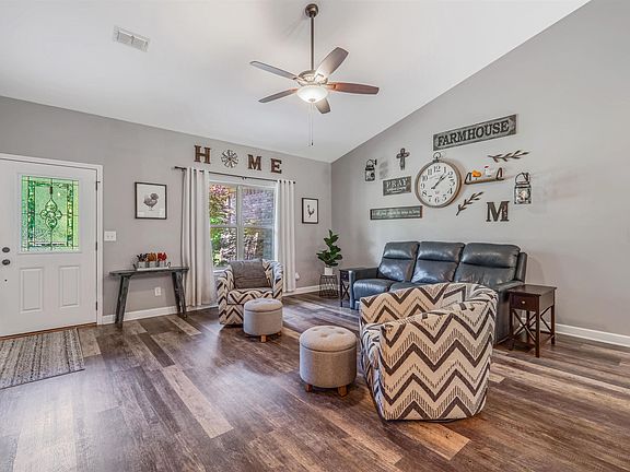4th image of 846 Sweetwater Dr