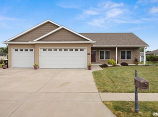 109 E Lee St, Tremont, IL 61568