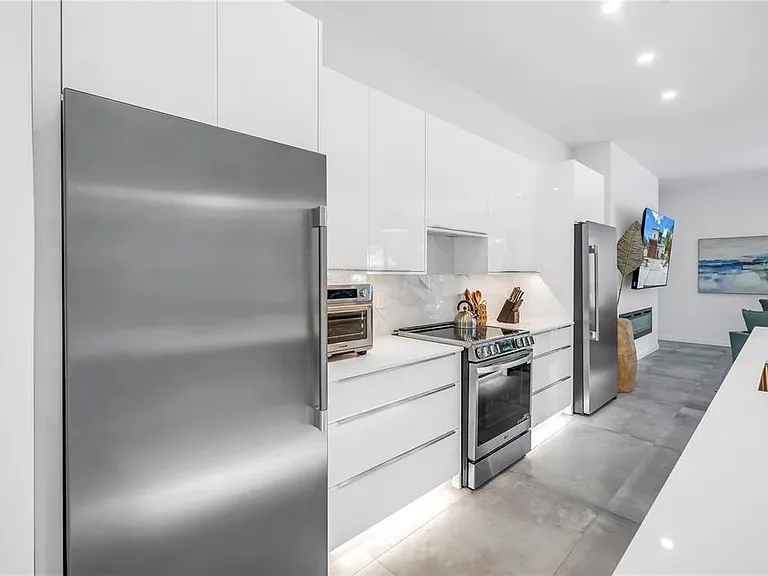 2314 Floyd St — Photo 15