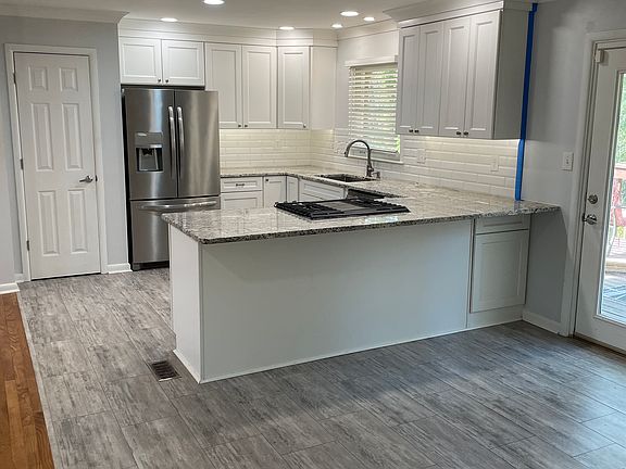 3rd image of 3778 Lake Dr SE