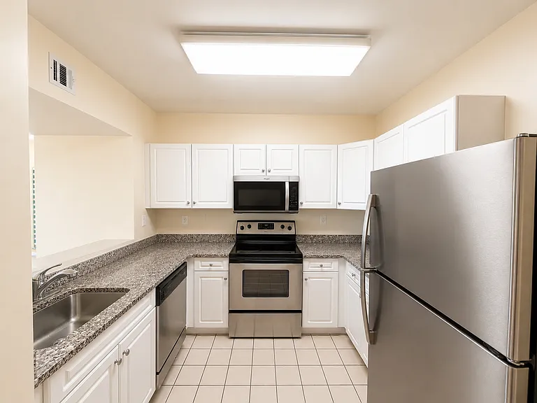1 Cityview Ln #505 — Photo 3