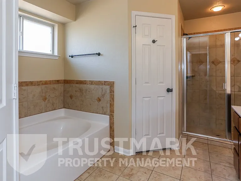 401 W Libra Dr — Photo 16