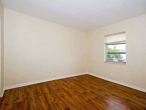 5th image of 1313 Silverado Dr