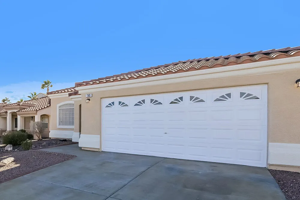 4 bed, 2.0 bath, 1900 sqft, $2,445 — Photo 4
