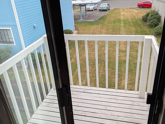 5th image of 18510 Blueberry Ln APT D