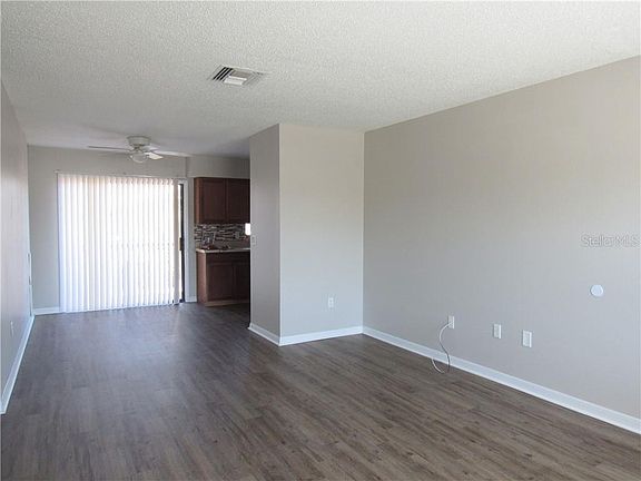 3rd image of 1920 E Edgewood Dr APT A10