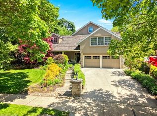 261 Union Blvd, Kitchener, ON N2M 2S9