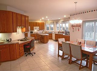 Kitchen & Breakfast Room