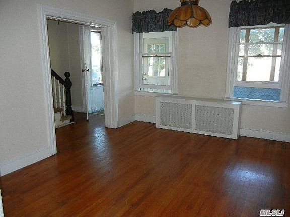 4th image of 11 N Bayles Ave