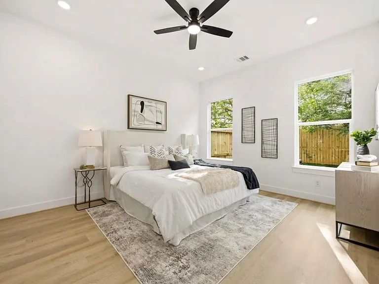 7130 Saint Augustine St #B — Photo 11