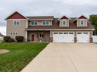 4502 Borden Harbor Dr SE, Mandan, ND 58554