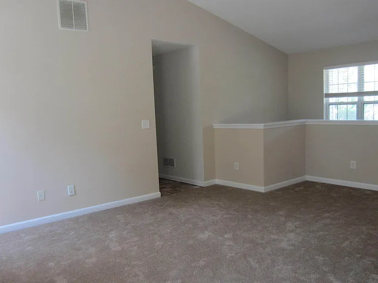 215 Bainbridge Cir — Photo 19