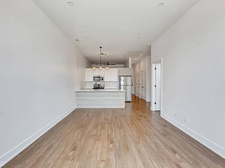 3312 N Halsted St #2F — Photo 2