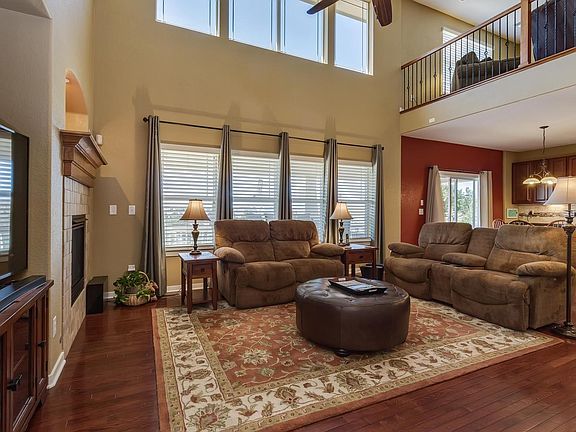 3rd image of 42042 S Pinehurst Cir